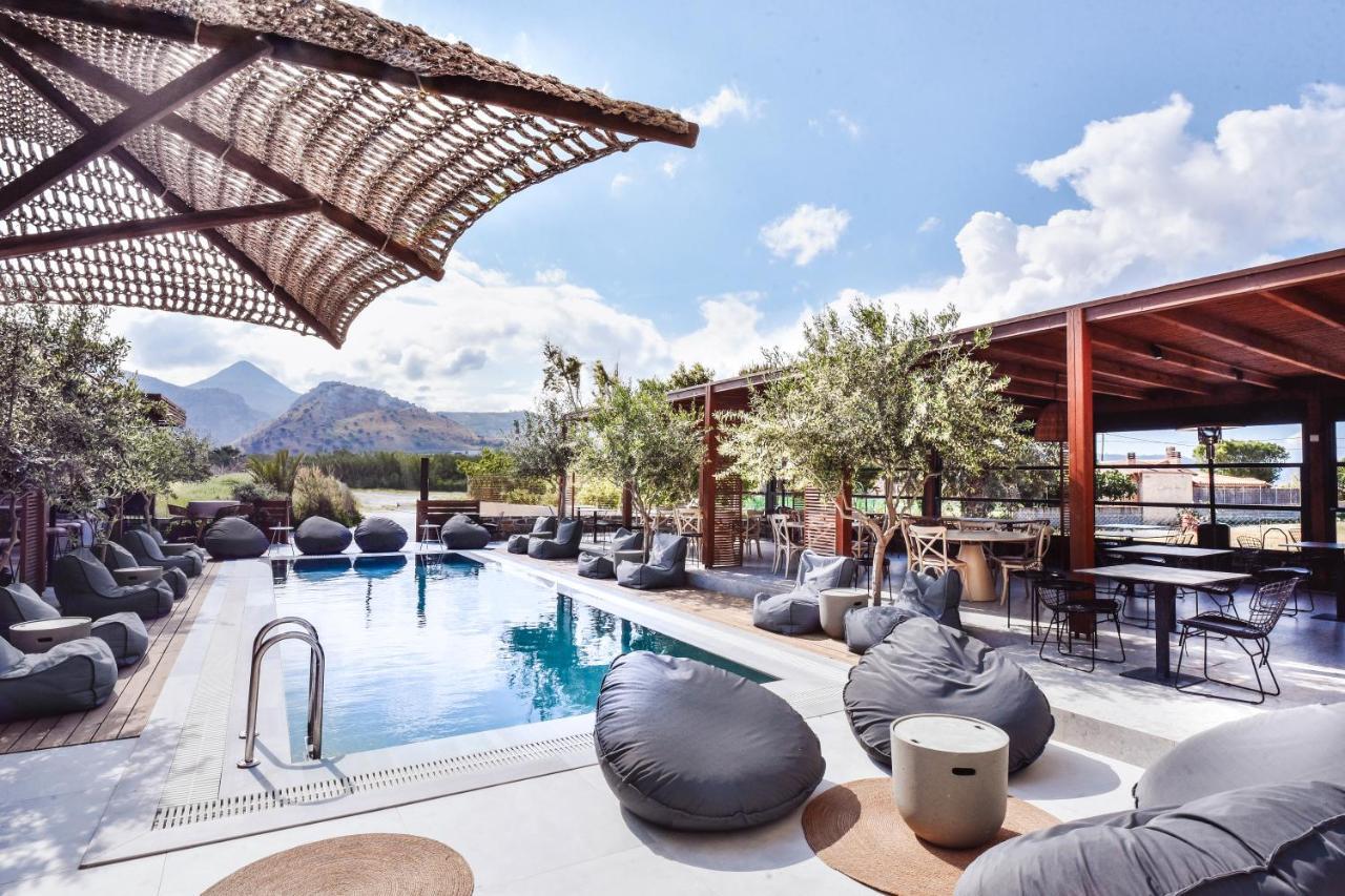 Ikaros Suites Amoudara  ภายนอก รูปภาพ
